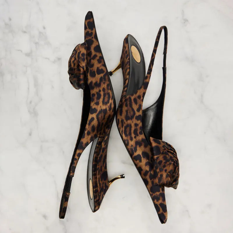 unisex casual outfit vestoraa heel shoes - pointed - business garment with black design detail (USA)
