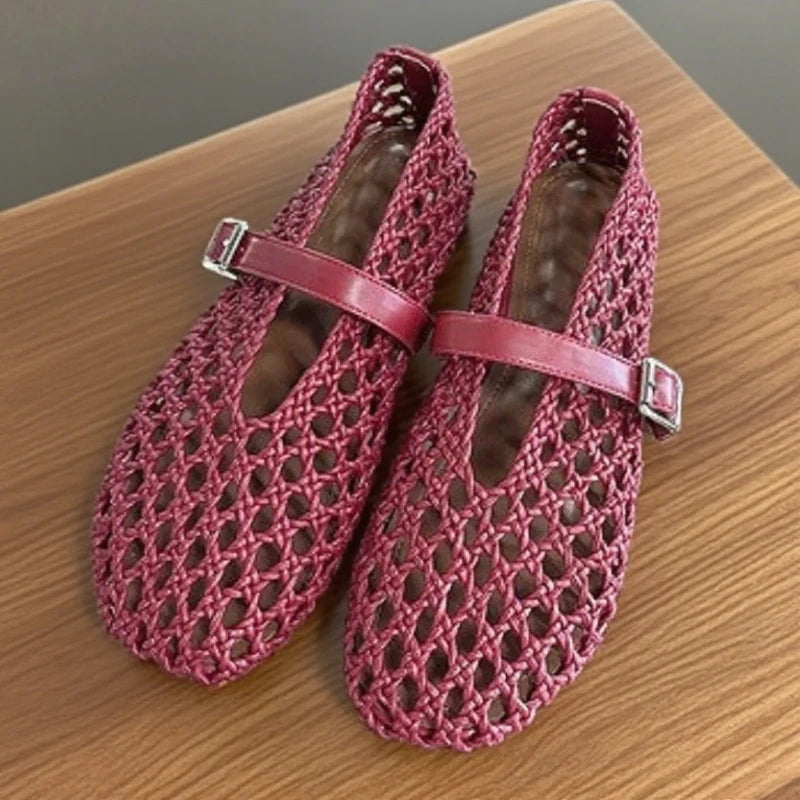 vestoraa brand woven mesh flat sandals outfit detail - reliable design, precision, waterproof casual design (USA)