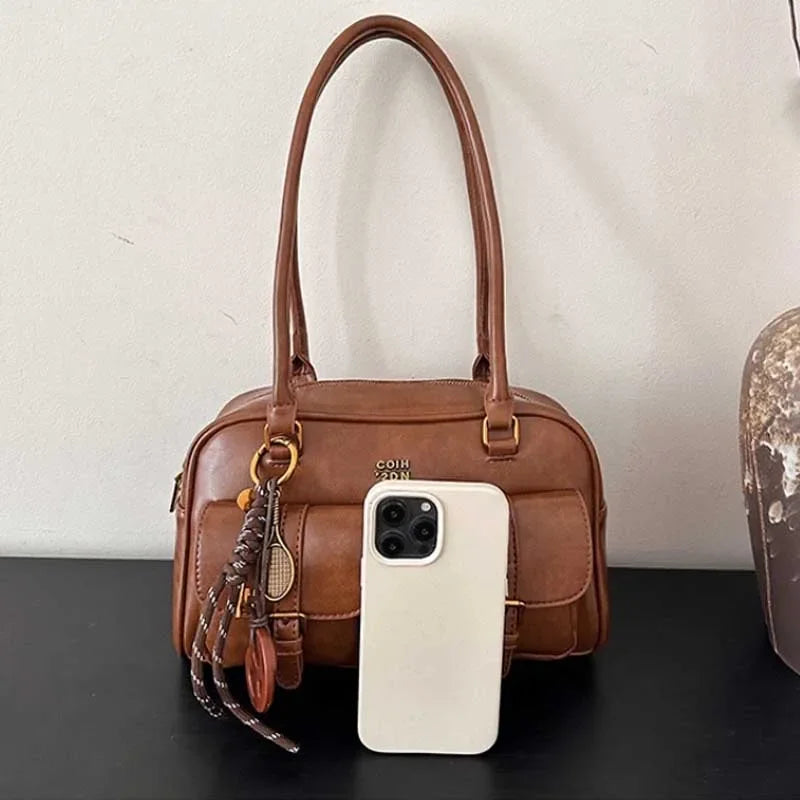 unisex classic outfit vestoraa 's retro solid color pu leather shoulder bag - daily wear garment with black design detail